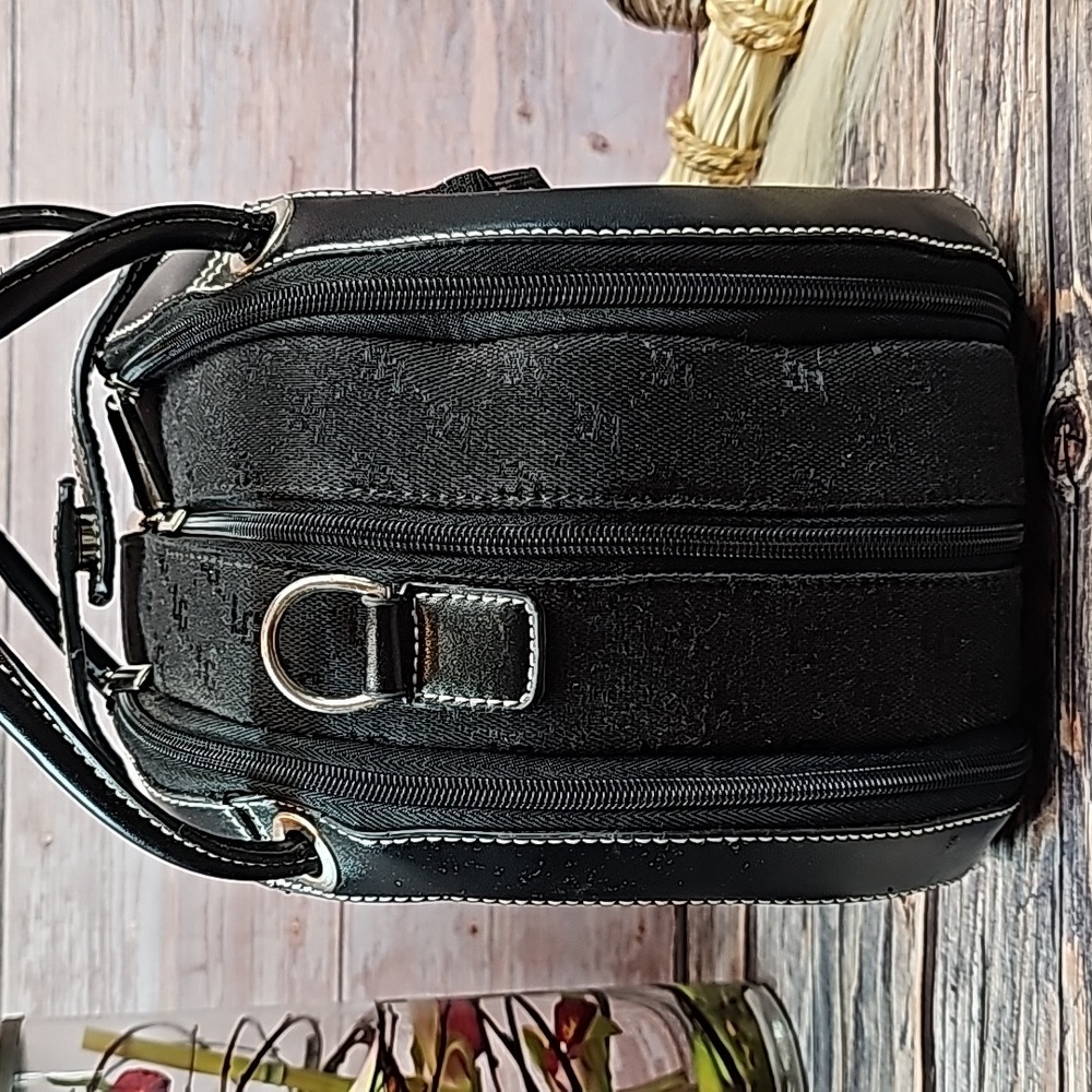 FOR YOUR EYES ONLY BLACK JACQUARD TRIPLE COMPARTMENT COSMETIC CASE - Picture 4 of 15